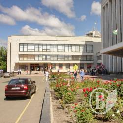 У дверях облради поштовхалися У дверях облради поштовхалися