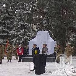 У селищі Десна відкрито пам’ятник героям АТО У селищі Десна відкрито пам’ятник героям АТО