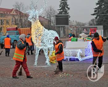 Як чепурили Чернігів після новорічної ночі - фото, відео Як чепурили Чернігів після новорічної ночі - фото, відео