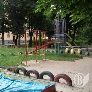 У Чернігові планують відновлювати ігрові та спортмайданчики у закладах освіти У Чернігові планують відновлювати ігрові та спортмайданчики у закладах освіти