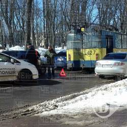 У центрі Чернігова утворився ззатор У центрі Чернігова утворився ззатор
