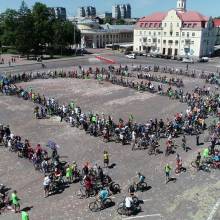 На Велодень у Чернігові вишикували в рухомий велосипед понад півтори тисячі велосипедистів На Велодень у Чернігові вишикували в рухомий велосипед понад півтори тисячі велосипедистів