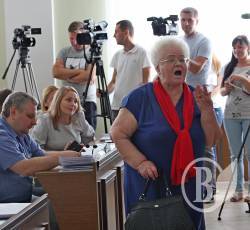Чернігів: Сесія нервів і прямої демократії у фотографіях Чернігів: Сесія нервів і прямої демократії у фотографіях