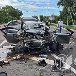 Поліція розслідує жахливу ДТП на в’їзді до Чернігова Поліція розслідує жахливу ДТП на в’їзді до Чернігова