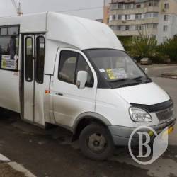 В Чернігові маршрутка вдарила в корму мопед В Чернігові маршрутка вдарила в корму мопед