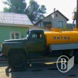 На Декабристів пустили воду На Декабристів пустили воду