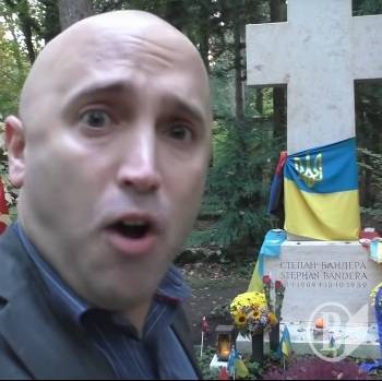 Російський пропагандист Філліпс вчинив наругу над могилою Бандери Російський пропагандист Філліпс вчинив наругу над могилою Бандери