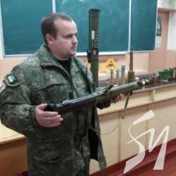 Школярам розповідають про небезпеки боєприпасів Школярам розповідають про небезпеки боєприпасів