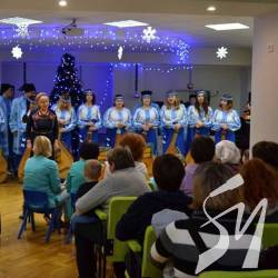 Капела бандуристів привітала діток в реабілітаційному центрі «Відродження» Капела бандуристів привітала діток в реабілітаційному центрі «Відродження»
