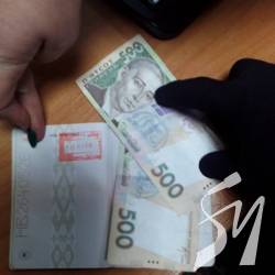 Білорус намагався дати хабар прикордоннику гривнями Білорус намагався дати хабар прикордоннику гривнями