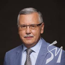 Гриценко кличе Зеленського на дебати Гриценко кличе Зеленського на дебати