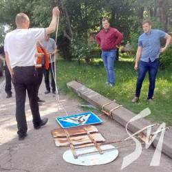 Евакуатор з трактором «вирубив» інтернет Евакуатор з трактором «вирубив» інтернет