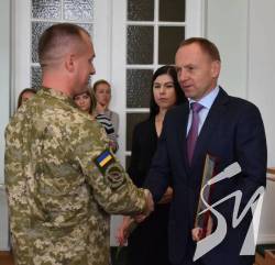 Напередодні свята вітали захисників кількох поколінь Напередодні свята вітали захисників кількох поколінь