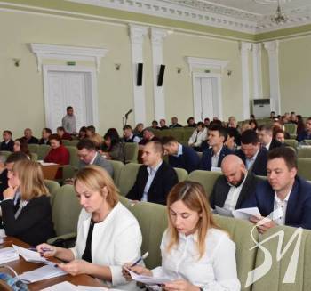 Там не вистачить, а там уже борг: Чернігівська міська рада звернулася до Гончарука Там не вистачить, а там уже борг: Чернігівська міська рада звернулася до Гончарука