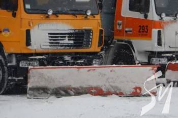 20 машин уночі розчищали чернігівські дороги від снігу 20 машин уночі розчищали чернігівські дороги від снігу