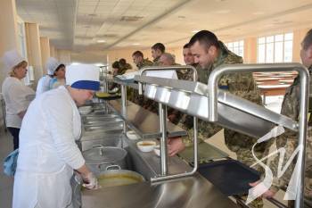 Оновлена їдальня 1 окремої танкової Сіверської бригади відкрита після капітального ремонту Оновлена їдальня 1 окремої танкової Сіверської бригади відкрита після капітального ремонту