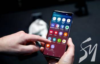 У Раді пропонують заборонити школярам користуватися смартфоном на уроках У Раді пропонують заборонити школярам користуватися смартфоном на уроках