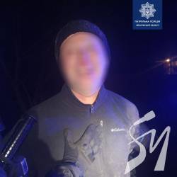 П’яний чернігівець серед ночі погрожував зброєю П’яний чернігівець серед ночі погрожував зброєю