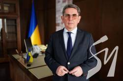 Міністр охорони здоров’я просить закрити всі заклади крім аптек і продуктових магазинів Міністр охорони здоров’я просить закрити всі заклади крім аптек і продуктових магазинів