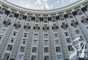 Кабмін створює нові міністерства, щоб задовольнити кадрові амбіції - експерт Кабмін створює нові міністерства, щоб задовольнити кадрові амбіції - експерт