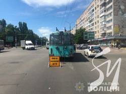 П’яний чернігівець на Таврії протаранив тролейбус П’яний чернігівець на Таврії протаранив тролейбус