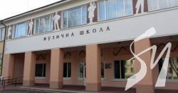 Музичним школами Чернігова придбають японський саксофон та російський баян Музичним школами Чернігова придбають японський саксофон та російський баян