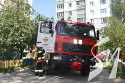 Через кинутий сусідами недопалок в Чернігові горіла багатоповерхівка Через кинутий сусідами недопалок в Чернігові горіла багатоповерхівка