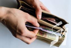 Родини загиблих військовослужбовців з Чернігова отримaють матеріальну допомогу Родини загиблих військовослужбовців з Чернігова отримaють матеріальну допомогу