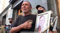 Мій син був правий - батько загиблого розвідника Журавля підтримав «Європейську Солідарність» Мій син був правий - батько загиблого розвідника Журавля підтримав «Європейську Солідарність»