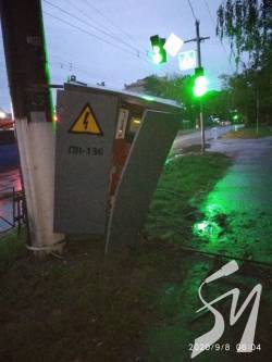 Через ДТП кілька вулиць Чернігова лишились без освітлення Через ДТП кілька вулиць Чернігова лишились без освітлення