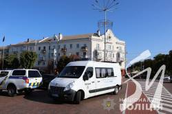 Поліція Чернігова не виявила жодних вибухових предметів на Красній площі Поліція Чернігова не виявила жодних вибухових предметів на Красній площі
