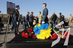 Зеленський посмертно нагородив загиблих у авіатрощі АН-26 Зеленський посмертно нагородив загиблих у авіатрощі АН-26