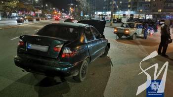 Майже одночасно у Чернігові сталися дві ДТП: потерпілих забрала швидка Майже одночасно у Чернігові сталися дві ДТП: потерпілих забрала швидка