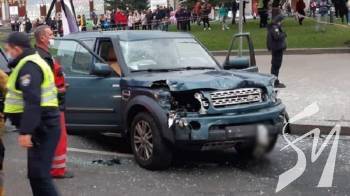 На Хрещатику водій в’їхав в людей на тротуарі, двоє загиблих На Хрещатику водій в’їхав в людей на тротуарі, двоє загиблих