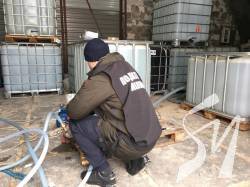 Податківці накрили підпільний цех з виробництва горілки Податківці накрили підпільний цех з виробництва горілки