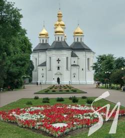 Заходи з нагоди 25-ї річниці Конституції України у Чернігові Заходи з нагоди 25-ї річниці Конституції України у Чернігові