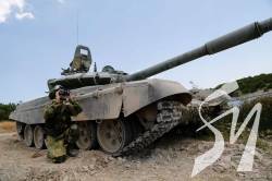 Російські війська після навчань залишилися біля українських кордонів Російські війська після навчань залишилися біля українських кордонів