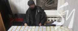 Поліція затримала підозрюваного у крадіжці майже 180 тонн насіння з ангару на Чернігівщині Поліція затримала підозрюваного у крадіжці майже 180 тонн насіння з ангару на Чернігівщині