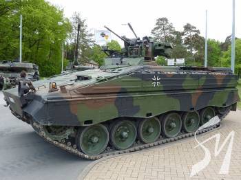 ͳ     Marder   PzH-2000