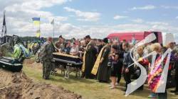 На Чернігівщині прощалися з трьома загиблими бійцями На Чернігівщині прощалися з трьома загиблими бійцями
