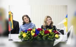 Перша леді Литви прибула до України: відвідає Бучу та Ірпінь Перша леді Литви прибула до України: відвідає Бучу та Ірпінь
