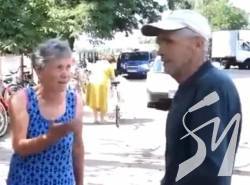 Мешканки Чернігівщини поставили на місце фаната Лукашенка: відео Мешканки Чернігівщини поставили на місце фаната Лукашенка: відео
