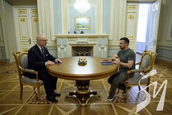 До Києва приїхав з візитом президент Латвії Левітс До Києва приїхав з візитом президент Латвії Левітс