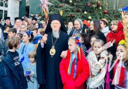 Українські прочани колядували зі Вселенським патріархом