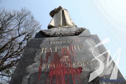 Мінкульт дозволив демонтувати пам'ятники Ватутіну та Чкалову у Києві