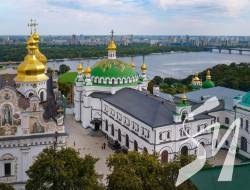 Комісія опечатала у Лаврі ще два корпуси: дерусифікували назву крамниці Комісія опечатала у Лаврі ще два корпуси: дерусифікували назву крамниці
