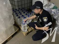 У Прилуках поліцейські вилучили майже 200 літрів фальсифікованого алкоголю У Прилуках поліцейські вилучили майже 200 літрів фальсифікованого алкоголю